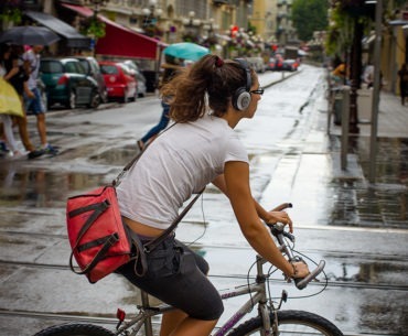 Ποδήλατο ακούγωντας μουσική