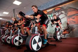 Indoor cycling VS Wattbike: Γίνε master στην ποδηλασία εσωτερικού χώρου! γυμναστηριο wattbike